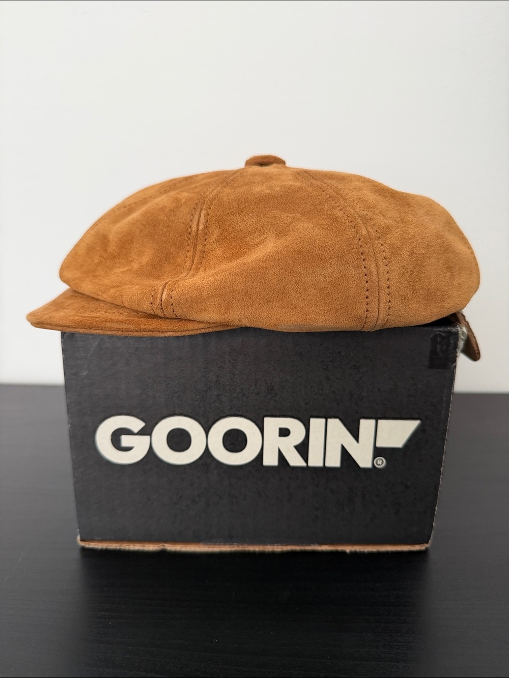Goorin Bros. Tan Suede Cabbie Cap. Size XL